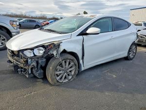 Hyundai Elantra SE 1.8L 4 2015