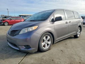 Toyota Sienna 3.5L 6 2013