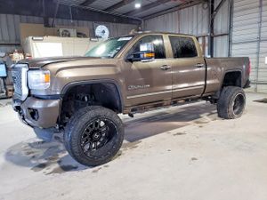 GMC Sierra K2500 DENALI 6.6L 8 2015