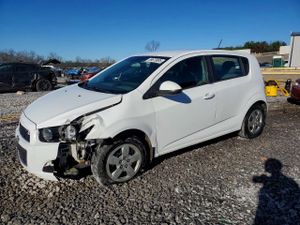 Chevrolet Aveo (Sonic) LS 1.8L 4 2015