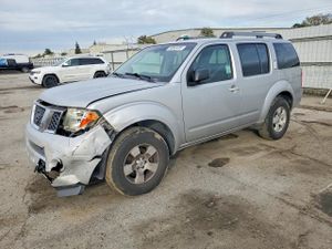 Nissan Pathfinder LE 4.0L 6 2005