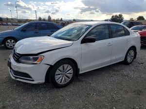 Volkswagen Jetta TDI 2 L 4 2015