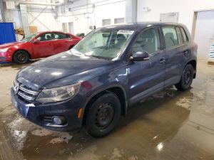 Volkswagen Tiguan S 2.0L 4 2014