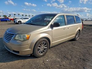 Chrysler Town & Country LX 3.3L 6 2009