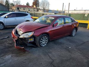 Chrysler 200 TOURING 2.4L 4 2013