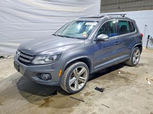 Volkswagen Tiguan S 2.0L 4 2014