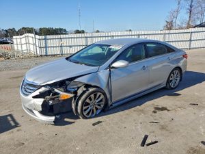 Hyundai Sonata SE 2.4L 4 2013