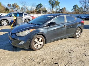 Hyundai Elantra GLS 1.8L 4 2013