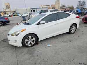 Hyundai Elantra GLS 1.8L 4 2013