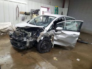 Nissan Versa S 1.6L 4 2015