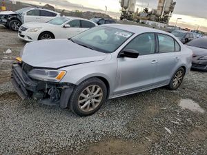 Volkswagen Jetta SE 1.8L 4 2015