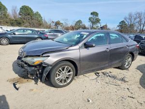 Toyota Camry LE 2.5L 4 2015