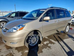 Toyota Sienna XLE 3.5L 6 2010
