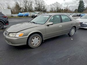 Toyota Camry CE 2.2L 4 2000