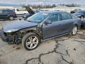Volkswagen Passat SE 1.8L 4 2015