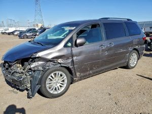 Toyota Sienna XLE 3.5L 6 2015