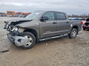 Toyota Tundra CREWMAX SR5 5.7L 8 2011