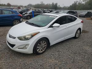 Hyundai Elantra SE 1.8L 4 2015