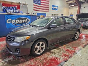 Toyota Corolla BASE 1.8L 4 2013