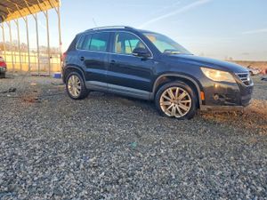 Volkswagen Tiguan S 2.0L 4 2010