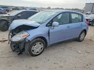 Nissan Versa S 1.8L 4 2010