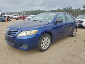 Toyota Camry BASE 2.5L 4 2011