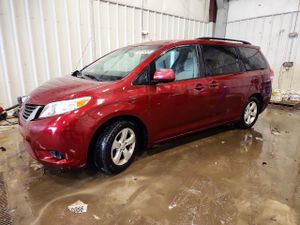 Toyota Sienna LE 3.5L 6 2014