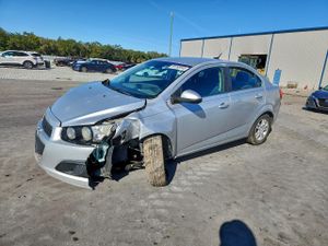 Chevrolet Aveo (Sonic) LT 1.8L 4 2013