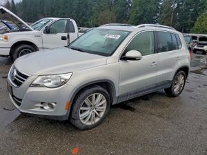Volkswagen Tiguan S 2.0L 4 2011