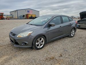 Ford Focus SE 2.0L 4 2014
