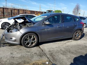 Ford Focus SE 2.0L 4 2013