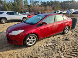 Ford Focus SE 2.0L 4 2014