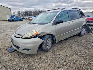 Toyota Sienna CE 3.5L 6 2008