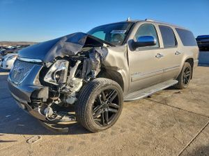 GMC Yukon DENALI 6.2L 8 2012