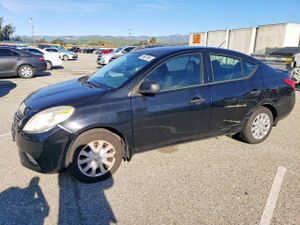 Nissan Versa S 1.6L 4 2014