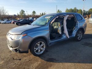 Mitsubishi Outlander SE 2.4L 4 2015