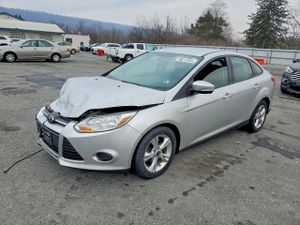 Ford Focus SE 2.0L 4 2014
