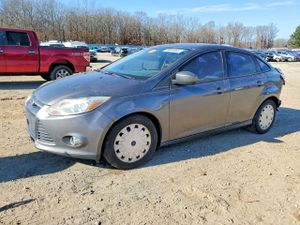 Ford Focus SE 2.0L 4 2012