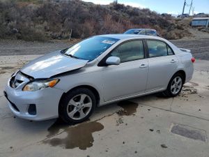 Toyota Corolla BASE 1.8L 4 2011