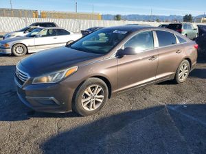 Hyundai Sonata SE 2.4L 4 2015