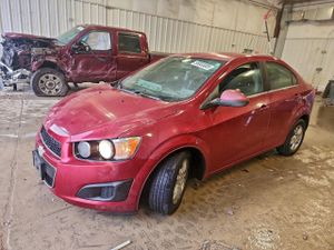 Chevrolet Aveo (Sonic) LT 1.8L 4 2015