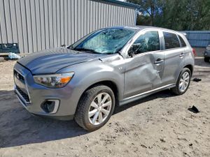 Mitsubishi Outlander SE 2.0L 4 2015