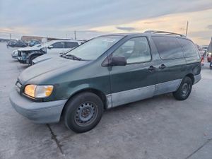Toyota Sienna LE 3.0L 6 2000