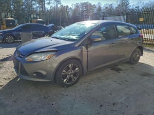 Ford Focus SE 2.0L 4 2014