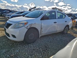 Nissan Versa S 1.6L 4 2013
