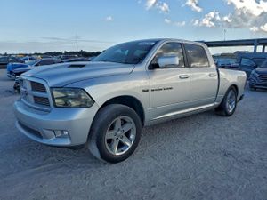 Dodge RAM 5.7L 8 2011