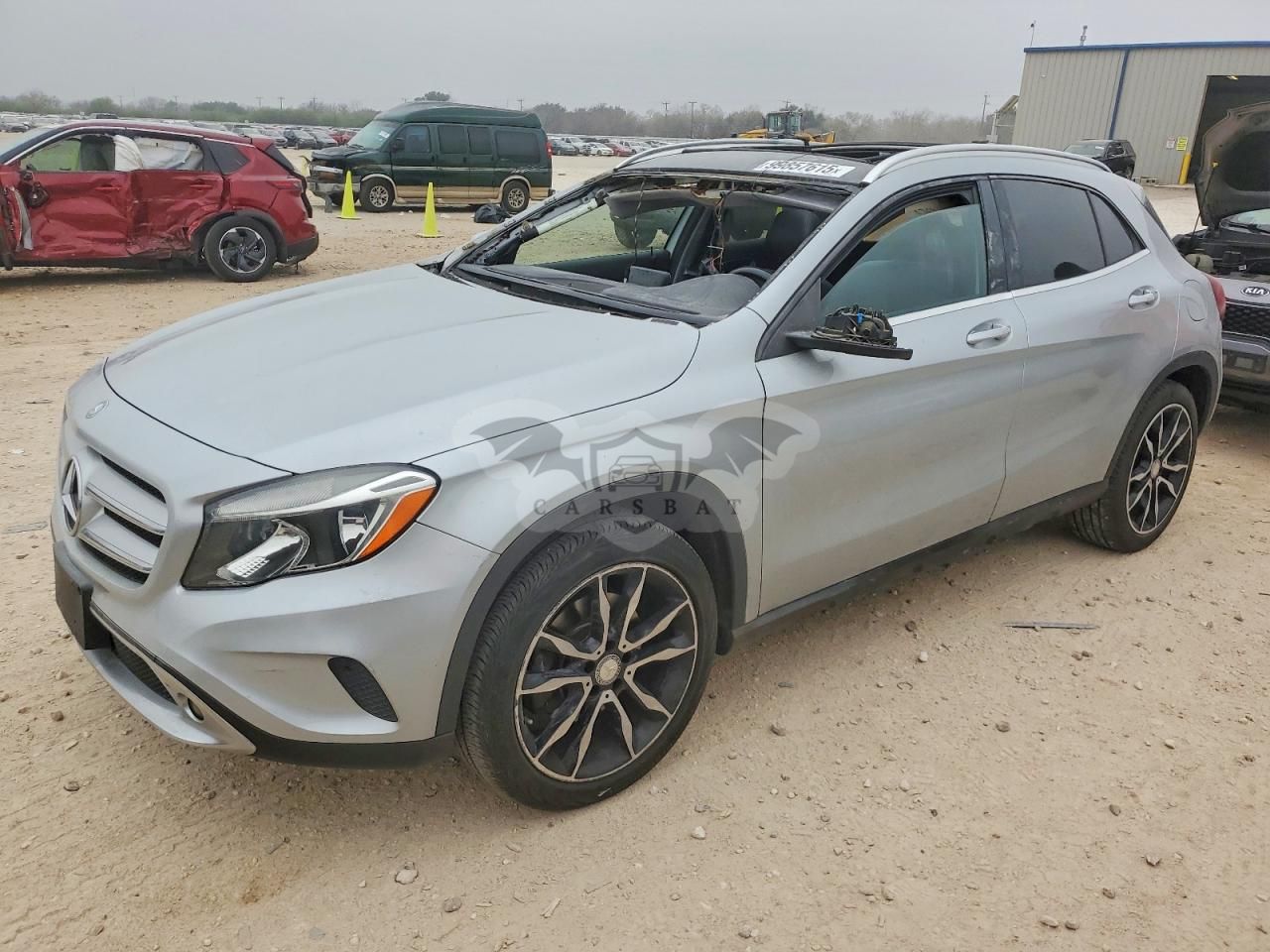 Mercedes-Benz GLA 250 4MATIC 2.0L 4 2015