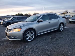 Volkswagen Passat SEL 1.8L 4 2014