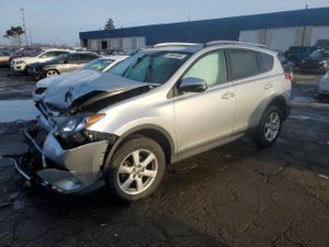 Toyota Rav4 XLE 2.5L 4 2014