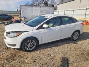 Ford Focus SE 2.0L 4 2015